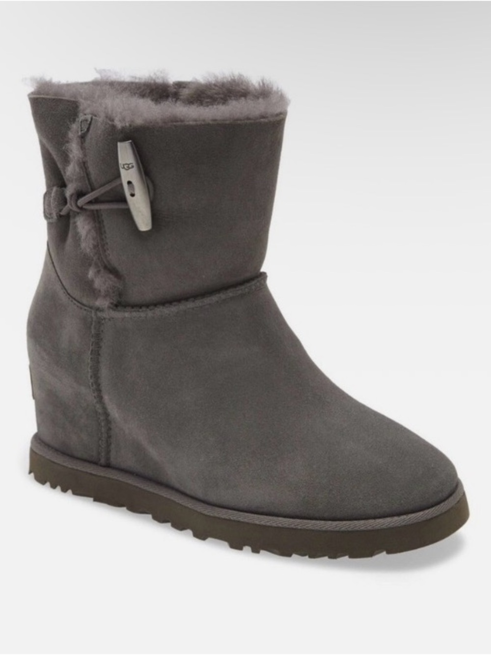 UGG Classic Short Wedge Femme Shearling Boot - Gray